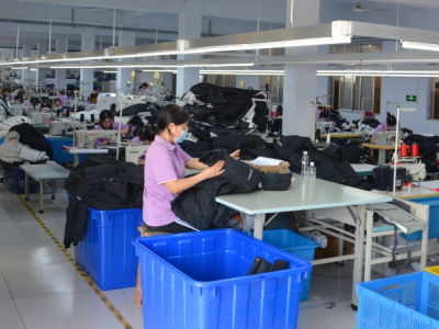 中小企業向けサステナブル衣料品メーカー