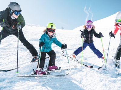 ملابس التزلج: الاتجاهات الفنية، وتوقعات السوق، وإرشادات الشراء للمشترين من الشركات (B2B)