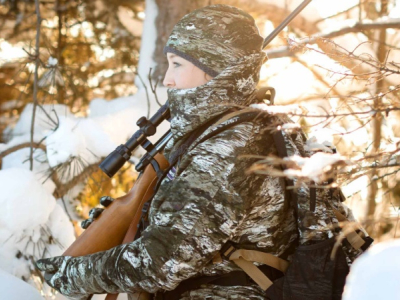 نظرة ثاقبة على صناعة ملابس الصيد: اتجاهات السوق والتقنيات وفرص العمل للمشترين من الشركات (B2B)