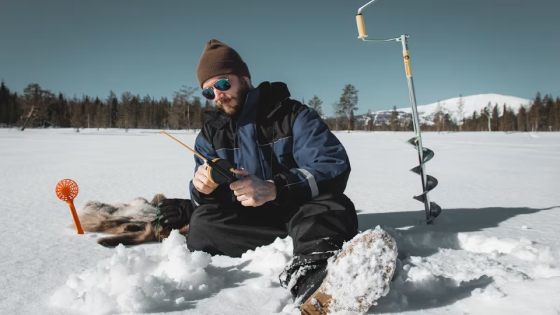 ملابس صيد السمك على الجليد ملابس صيد السمك على الجليد
