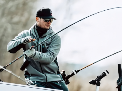 الطلب العالمي على ملابس الصيد عالية الأداء يستمر في الارتفاع