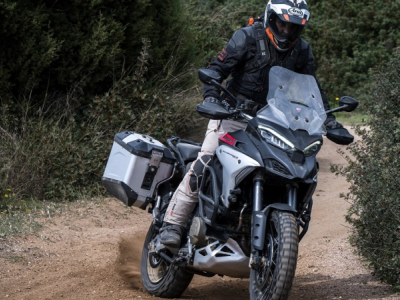 Abbigliamento motociclistico