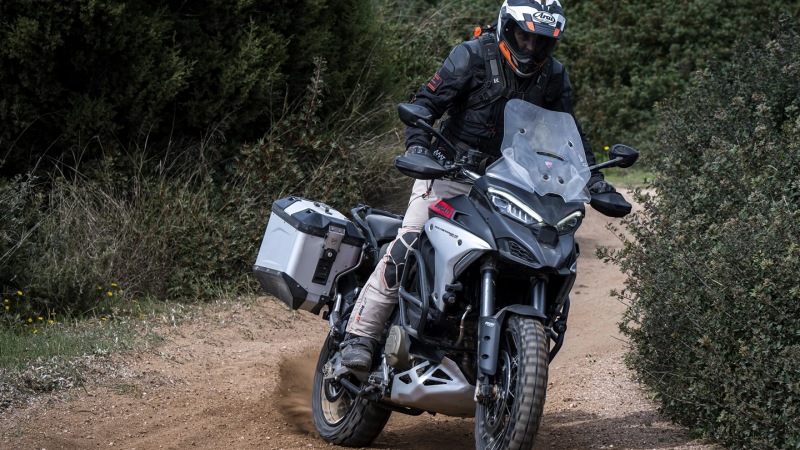 Professional Motorcycle Apparel Buyer‘s Guide: Specs, Materials ...